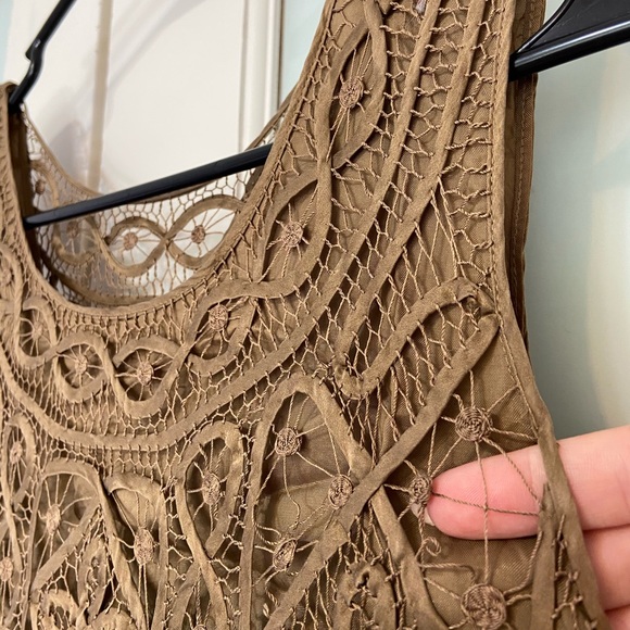 Elegant Lace Dress W Silk Lining - Picture 2 of 8